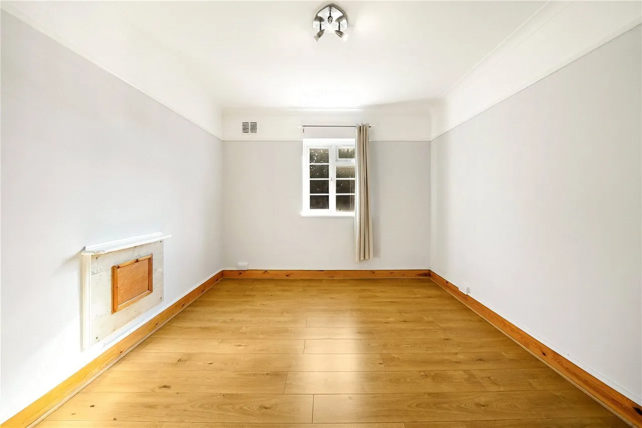 Shoot Up Hill, Kilburn, NW2, photo 13