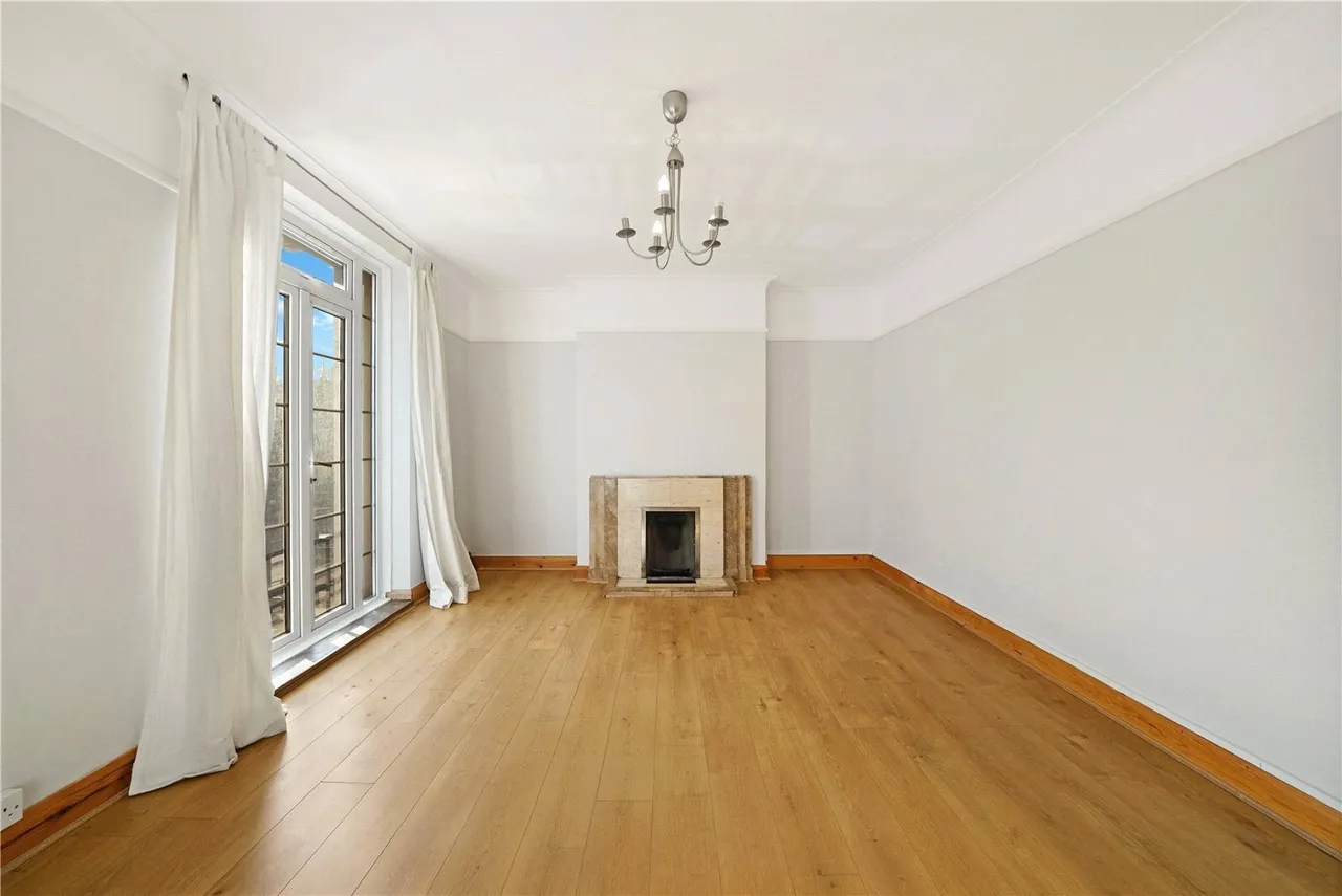 Shoot Up Hill, Kilburn, NW2, photo 12