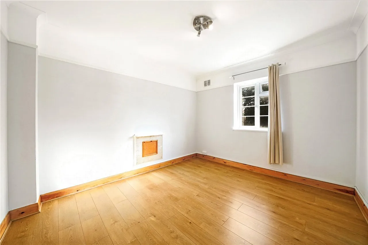 Shoot Up Hill, Kilburn, NW2, photo 11