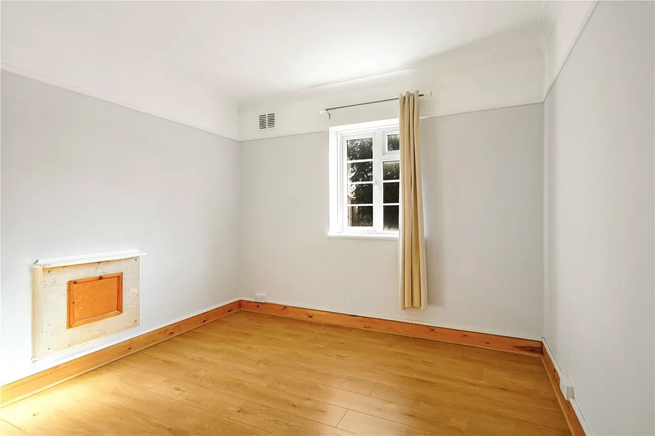 Shoot Up Hill, Kilburn, NW2, photo 8