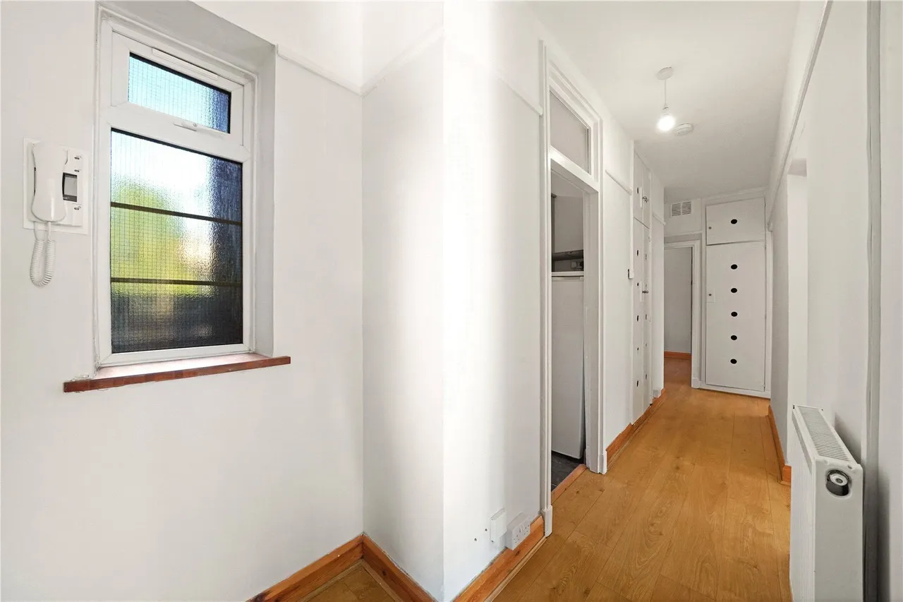 Shoot Up Hill, Kilburn, NW2, photo 4