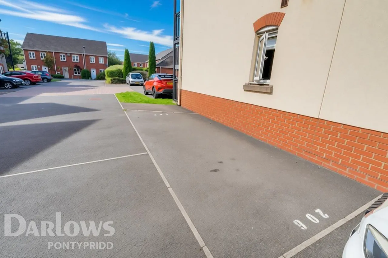 Heol Gruffydd, Pontypridd, photo 11