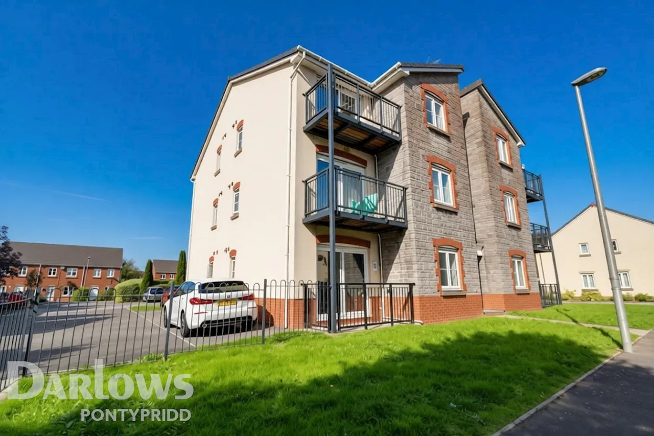 1 bed flat for sale, Heol Gruffydd, Pontypridd