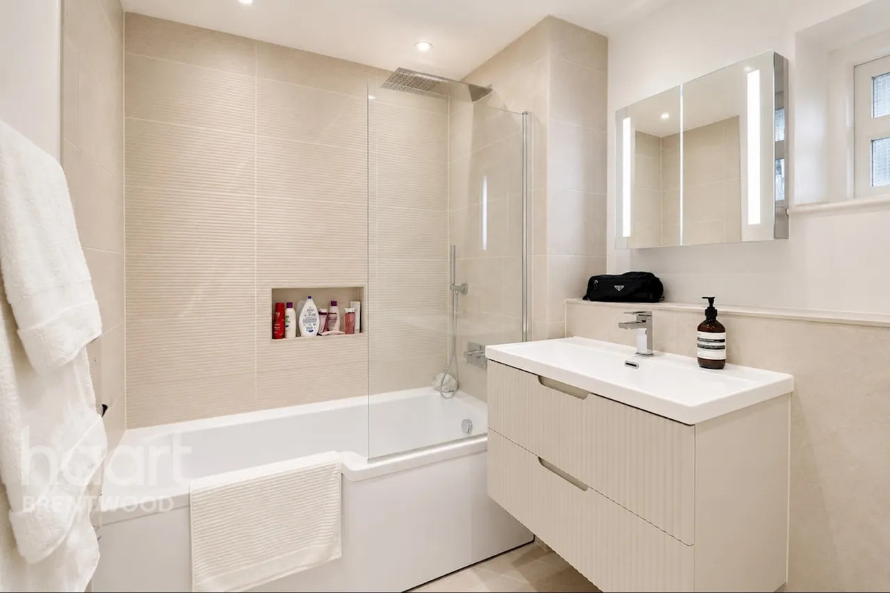 Thorndon Park, Brentwood, CM13, photo 6