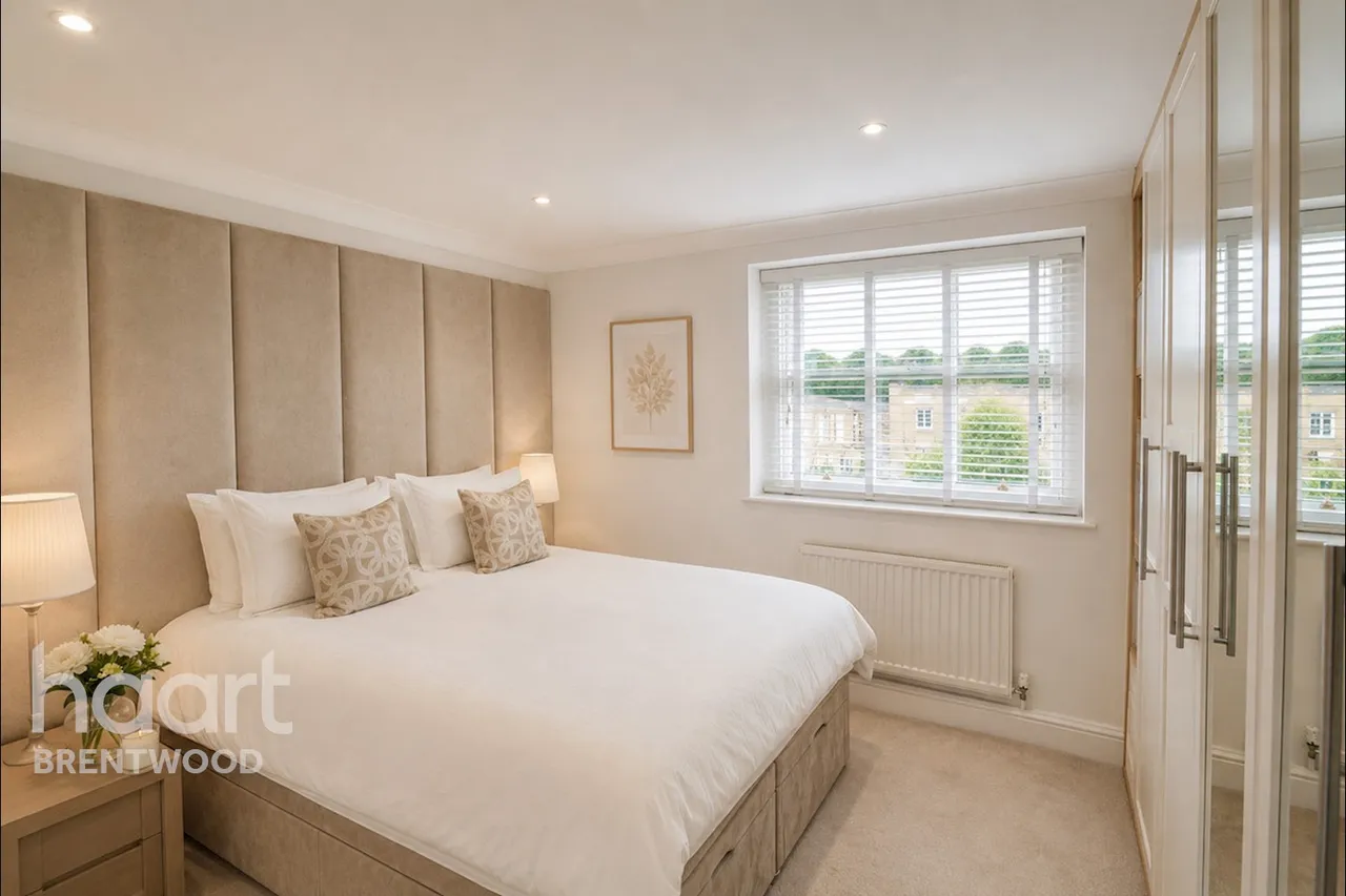 Thorndon Park, Brentwood, CM13, photo 4