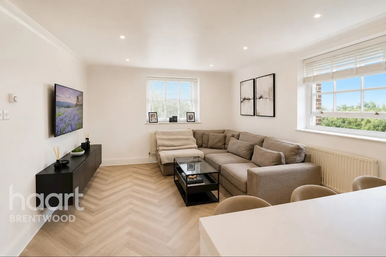 Thorndon Park, Brentwood, CM13, photo 5