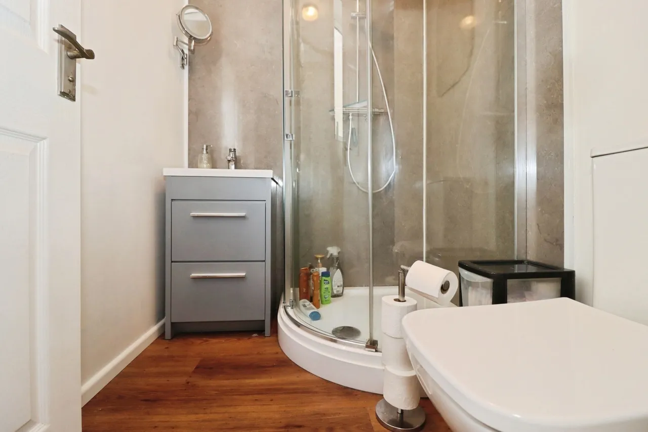 Dewfalls Drive, Bradley Stoke, Bristol, Gloucestershire, BS32, photo 18