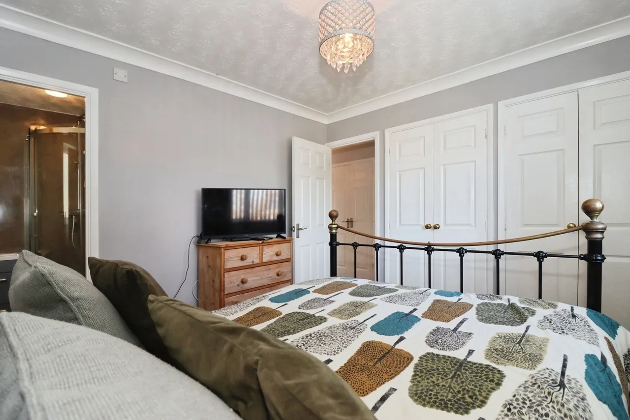 Dewfalls Drive, Bradley Stoke, Bristol, Gloucestershire, BS32, photo 13
