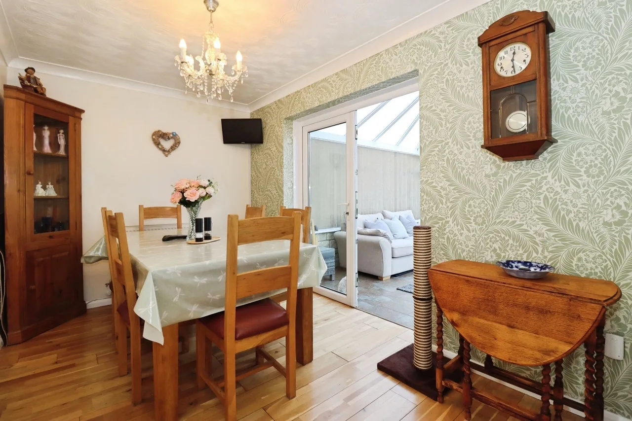 Dewfalls Drive, Bradley Stoke, Bristol, Gloucestershire, BS32, photo 7