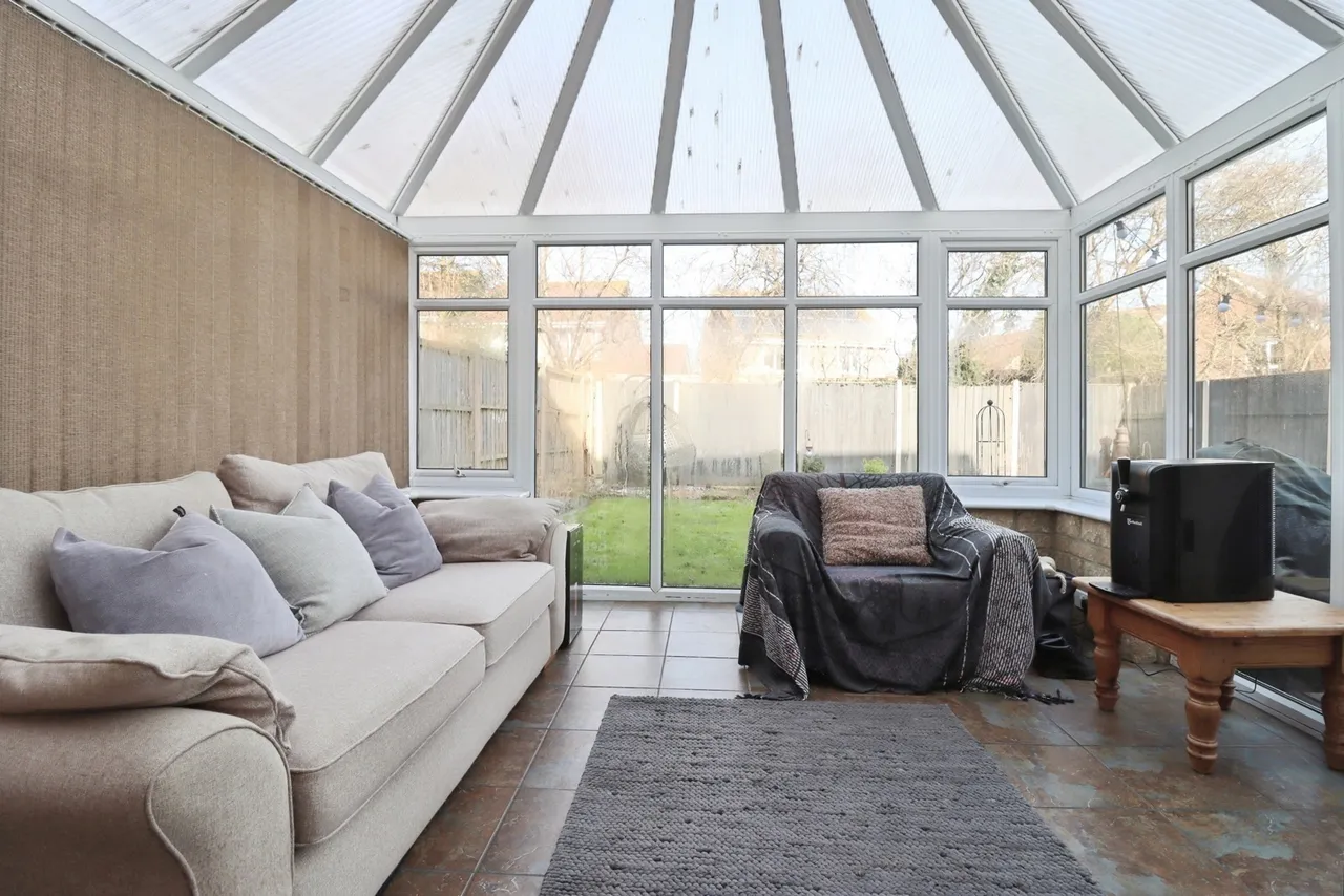 Dewfalls Drive, Bradley Stoke, Bristol, Gloucestershire, BS32, photo 6