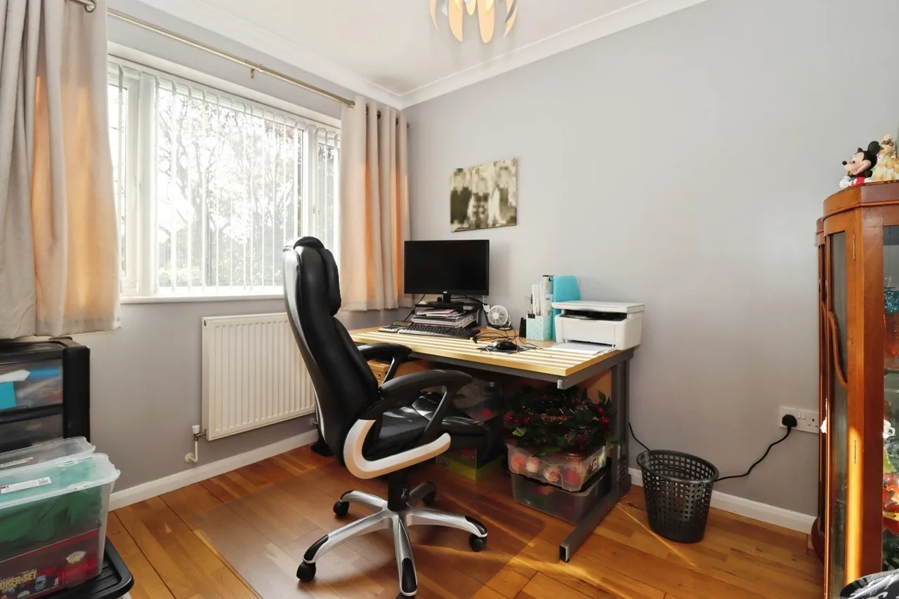 Dewfalls Drive, Bradley Stoke, Bristol, Gloucestershire, BS32, photo 14