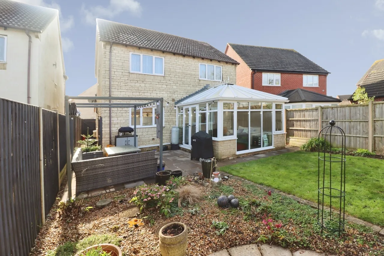 Dewfalls Drive, Bradley Stoke, Bristol, Gloucestershire, BS32, photo 19