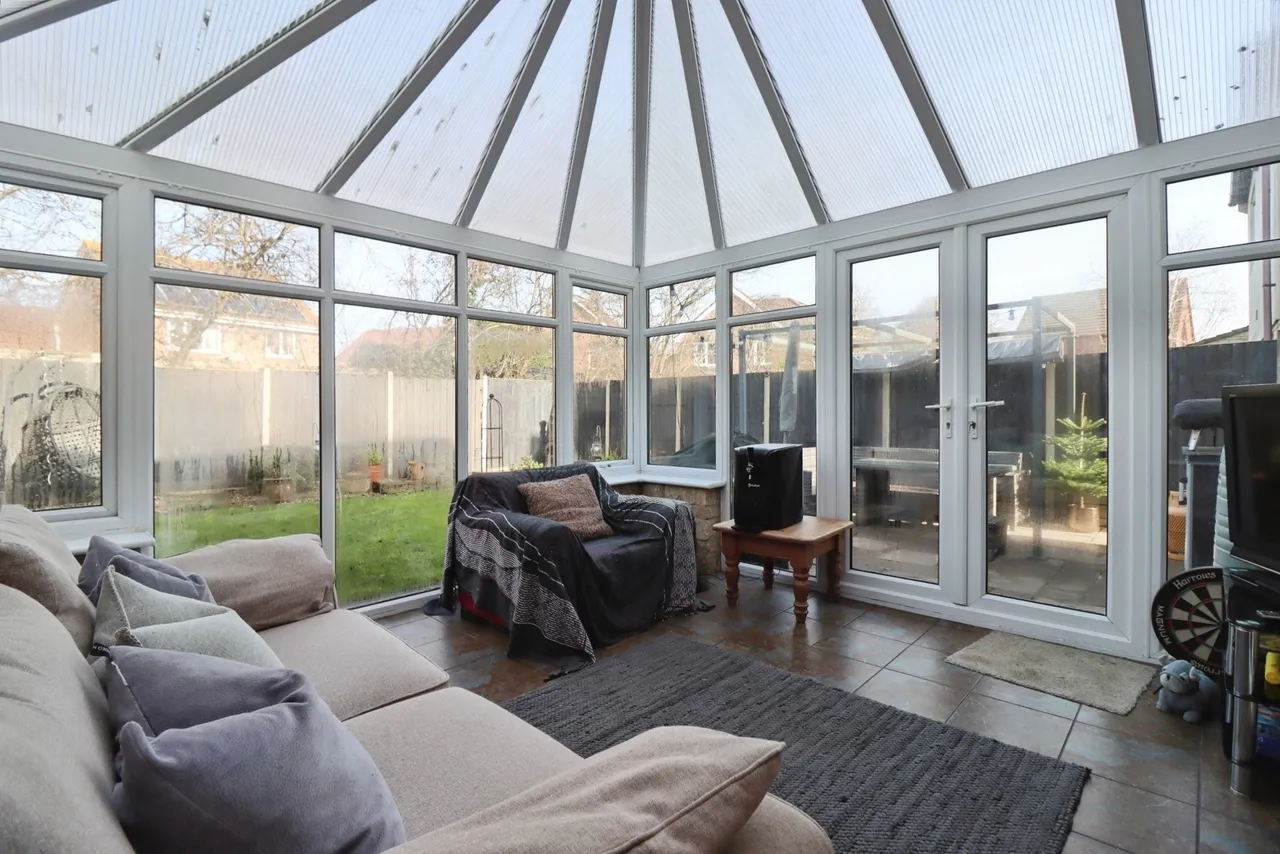 Dewfalls Drive, Bradley Stoke, Bristol, Gloucestershire, BS32, photo 5