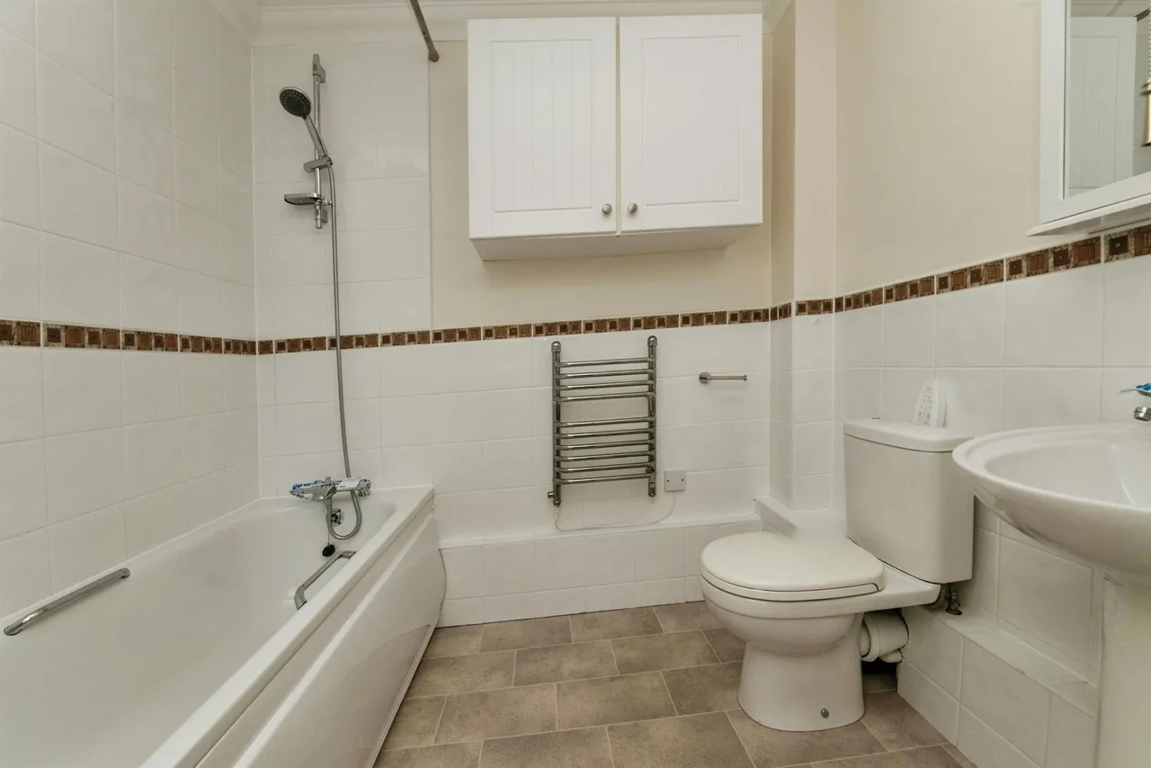 West Street, Axminster, EX13, photo 7