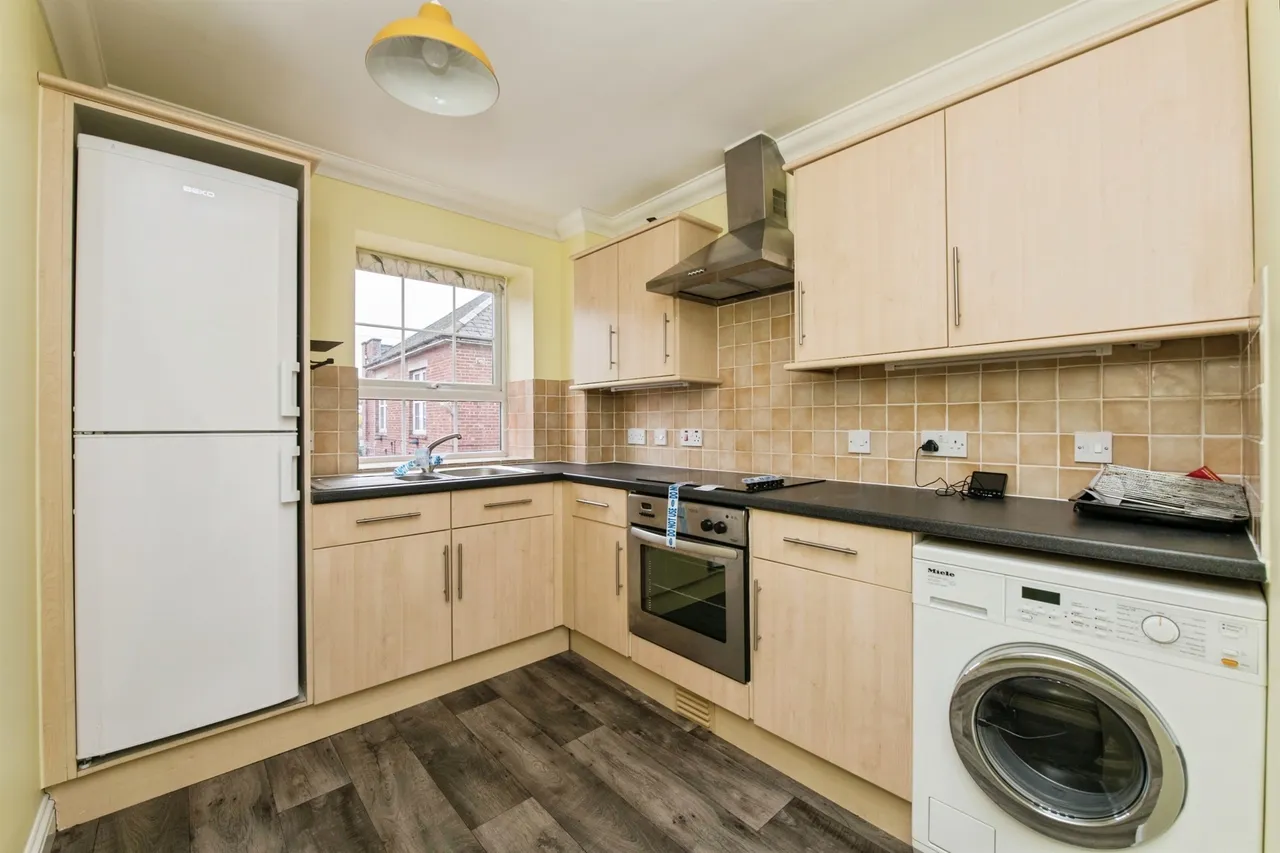 West Street, Axminster, EX13, photo 3