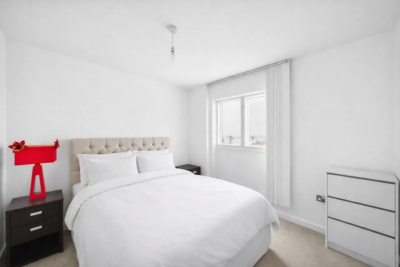 Bedford Road, London, photo 6