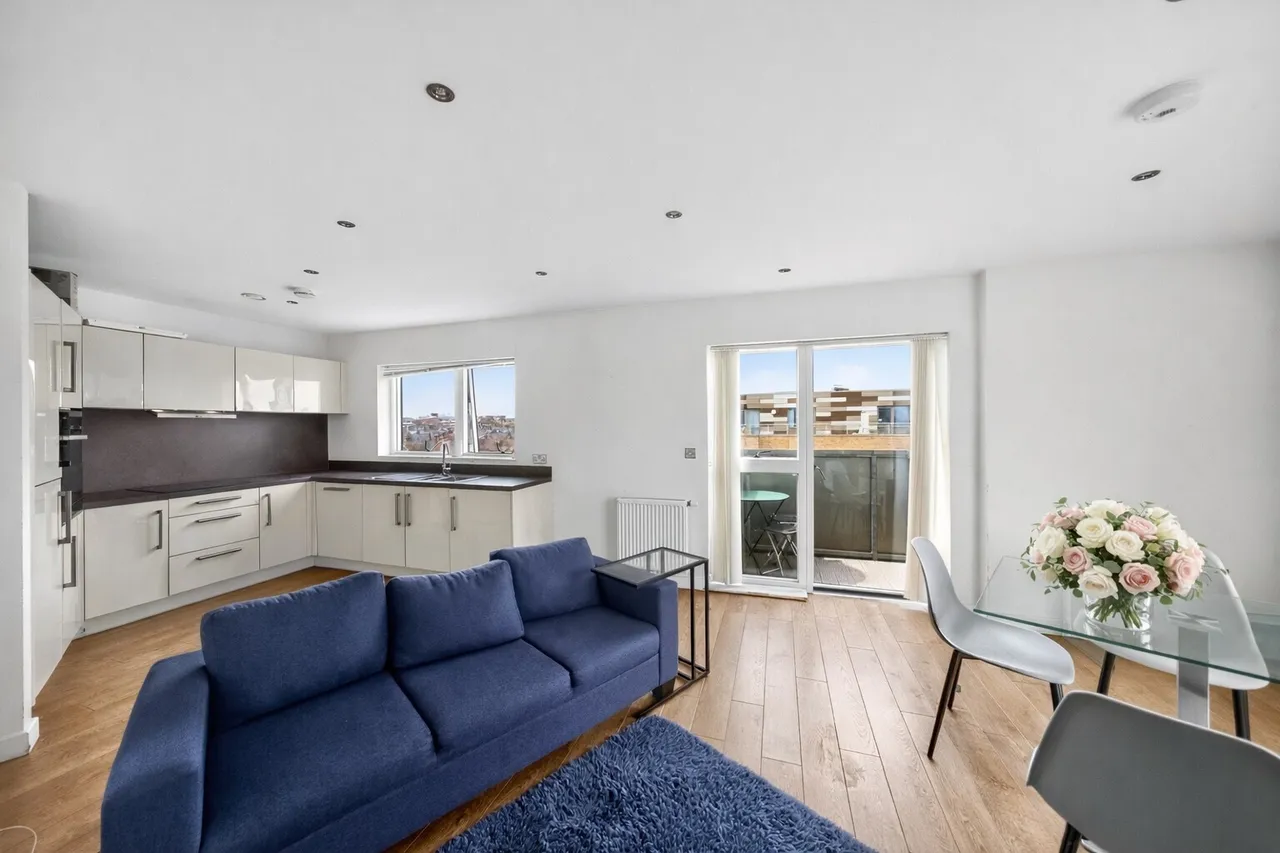 Bedford Road, London, photo 5