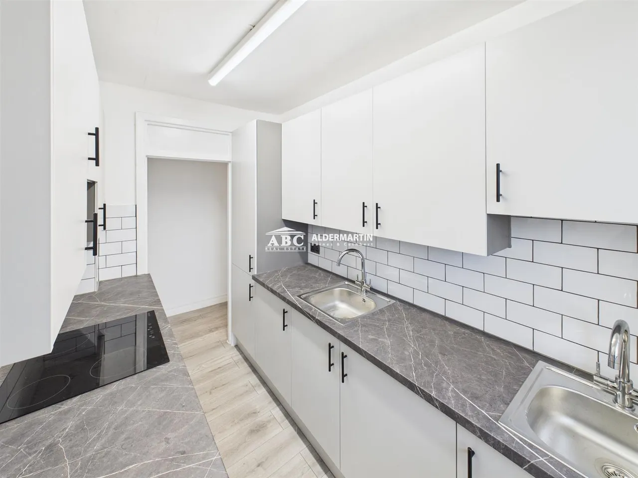2 bed flat for sale — Bell Lane, London