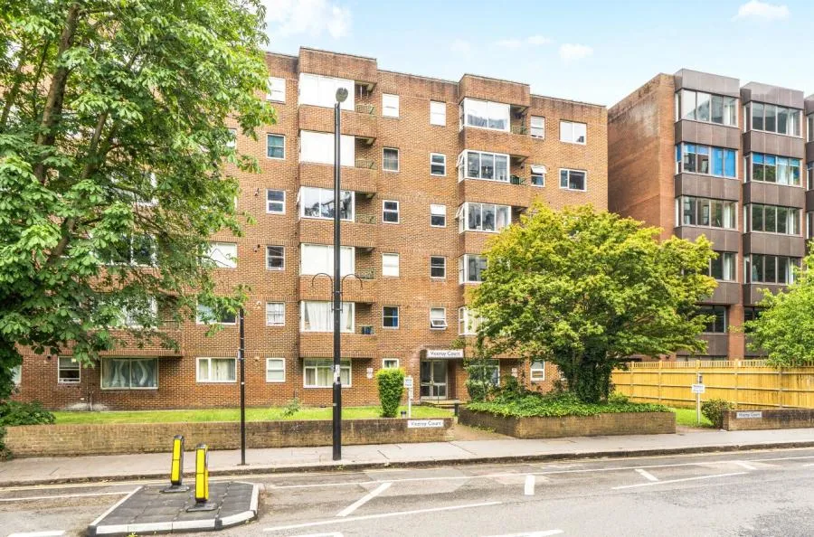 1 bed flat for sale, Dingwall Road, Croydon, CR0
