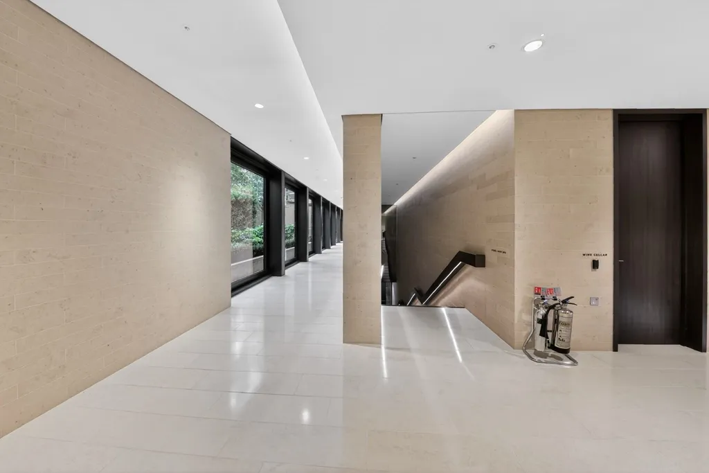 Rathbone Place, Marylebone, W1T, photo 21