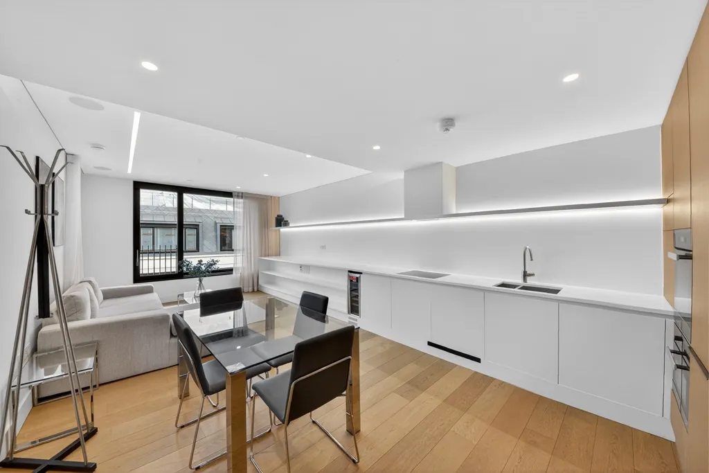 Rathbone Place, Marylebone, W1T, photo 2