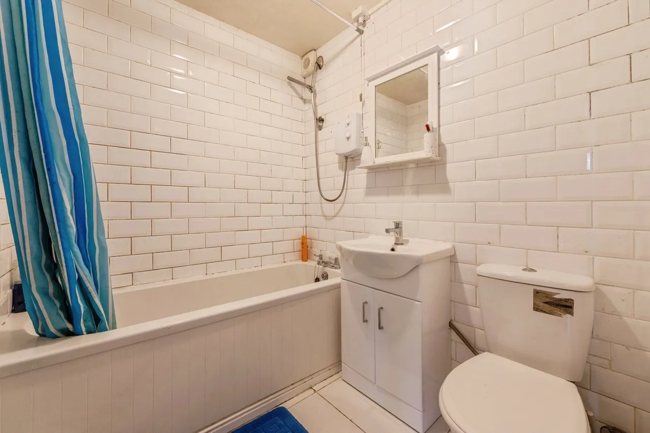 Conway Gardens, Grays, Essex, RM17, photo 10