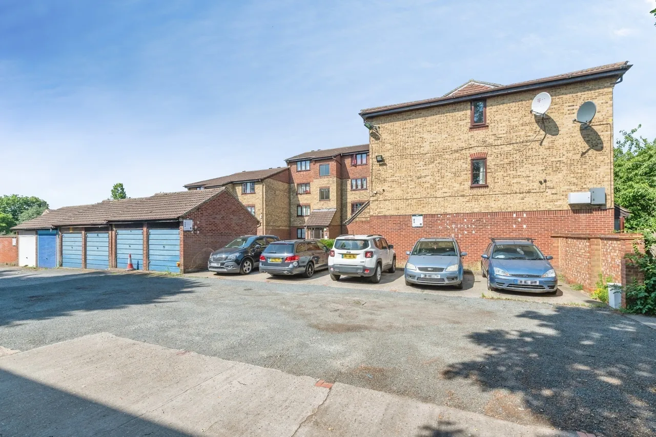 Conway Gardens, Grays, Essex, RM17, photo 13