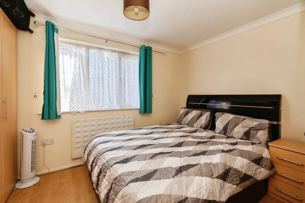 Conway Gardens, Grays, Essex, RM17, photo 4