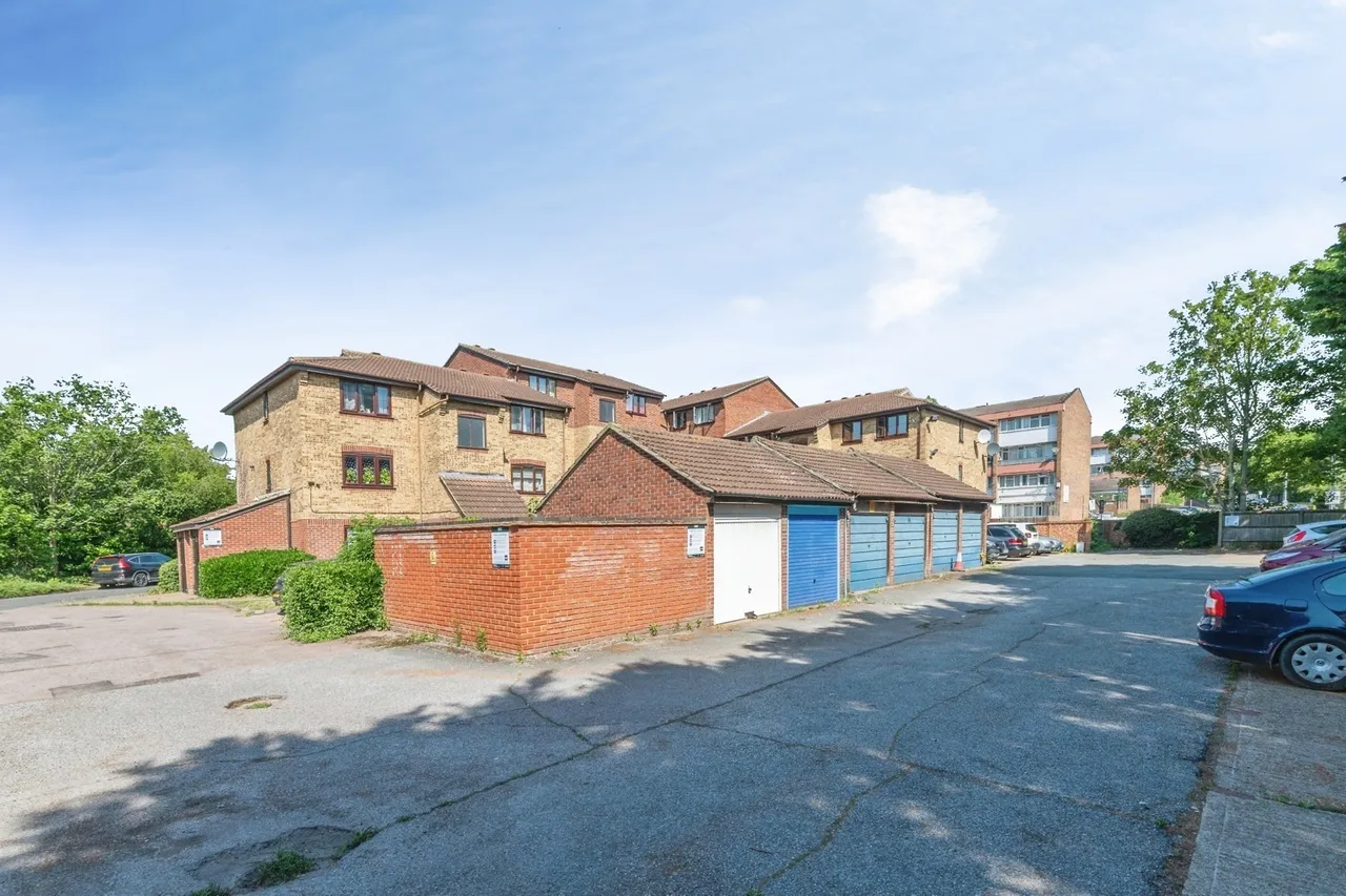 Conway Gardens, Grays, Essex, RM17, photo 14