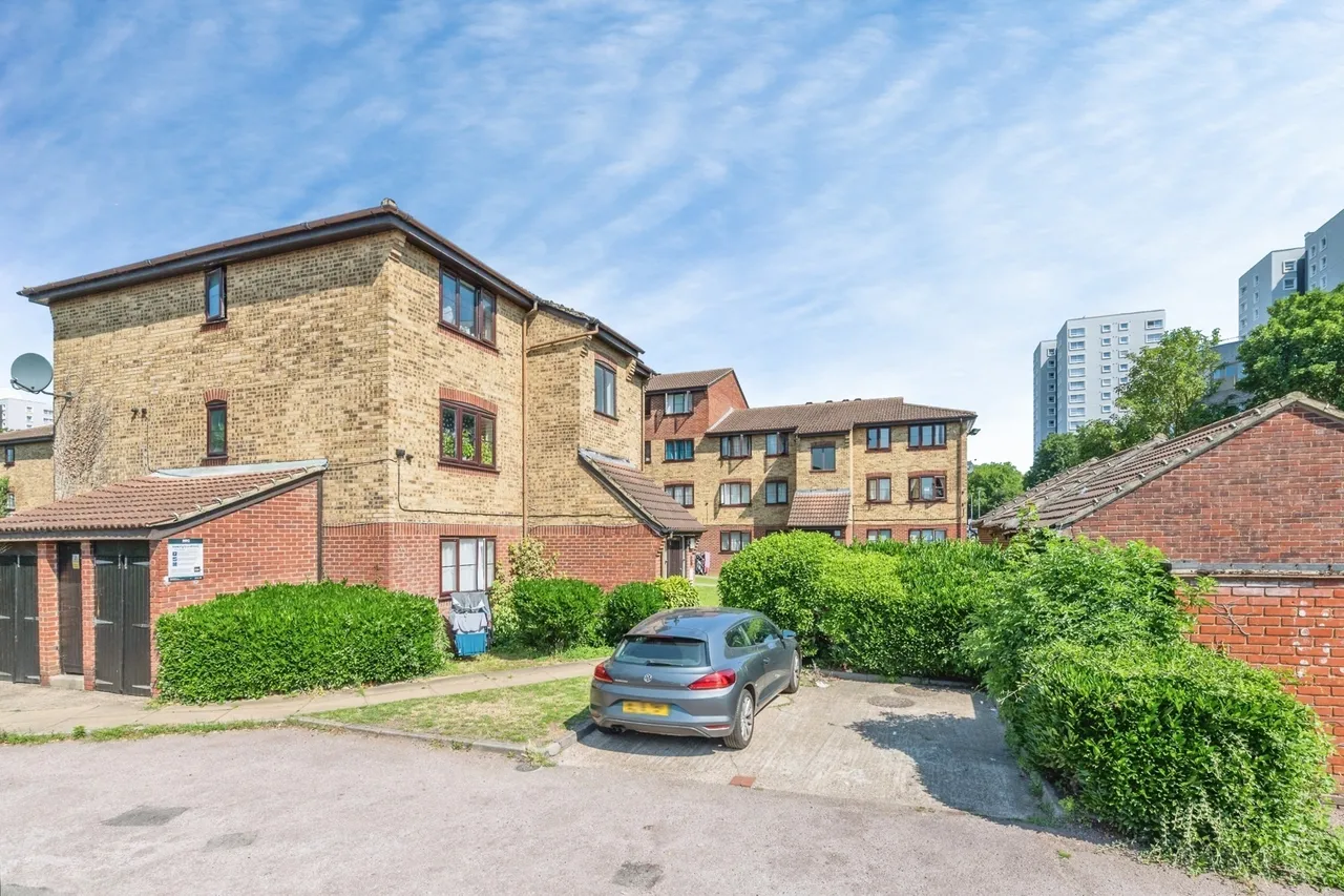 Conway Gardens, Grays, Essex, RM17, photo 12