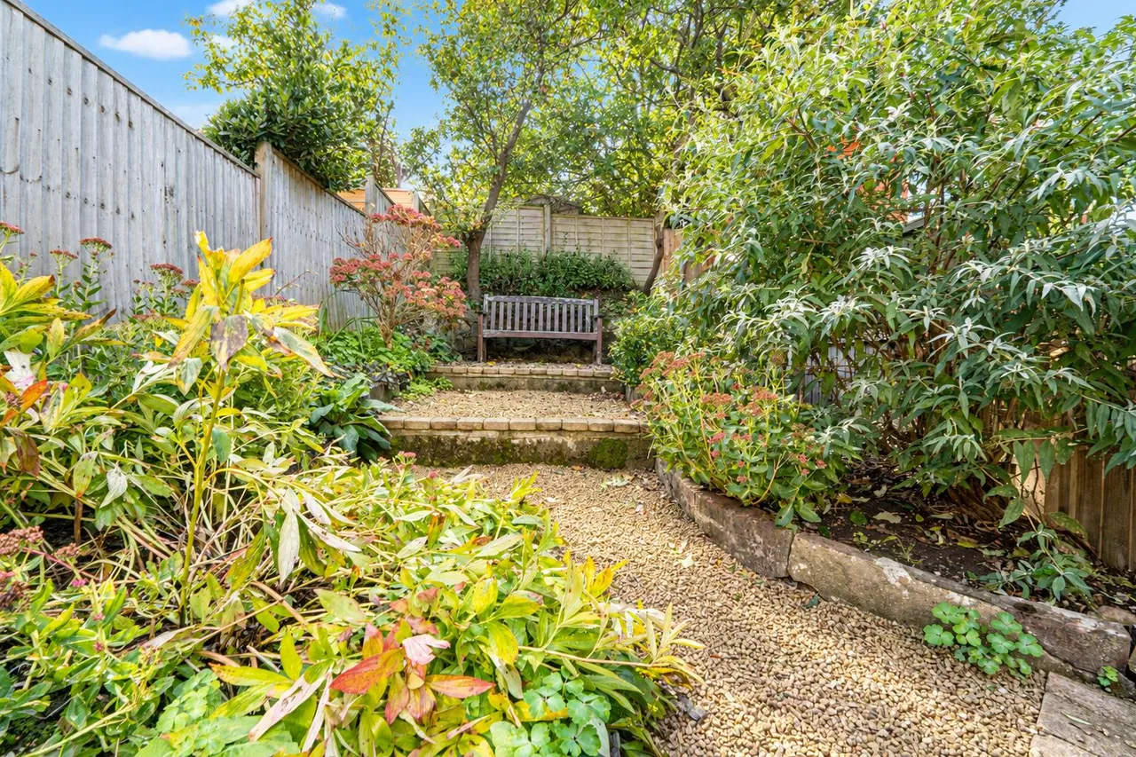 Hollington Old Lane, St. Leonards-On-Sea, photo 15