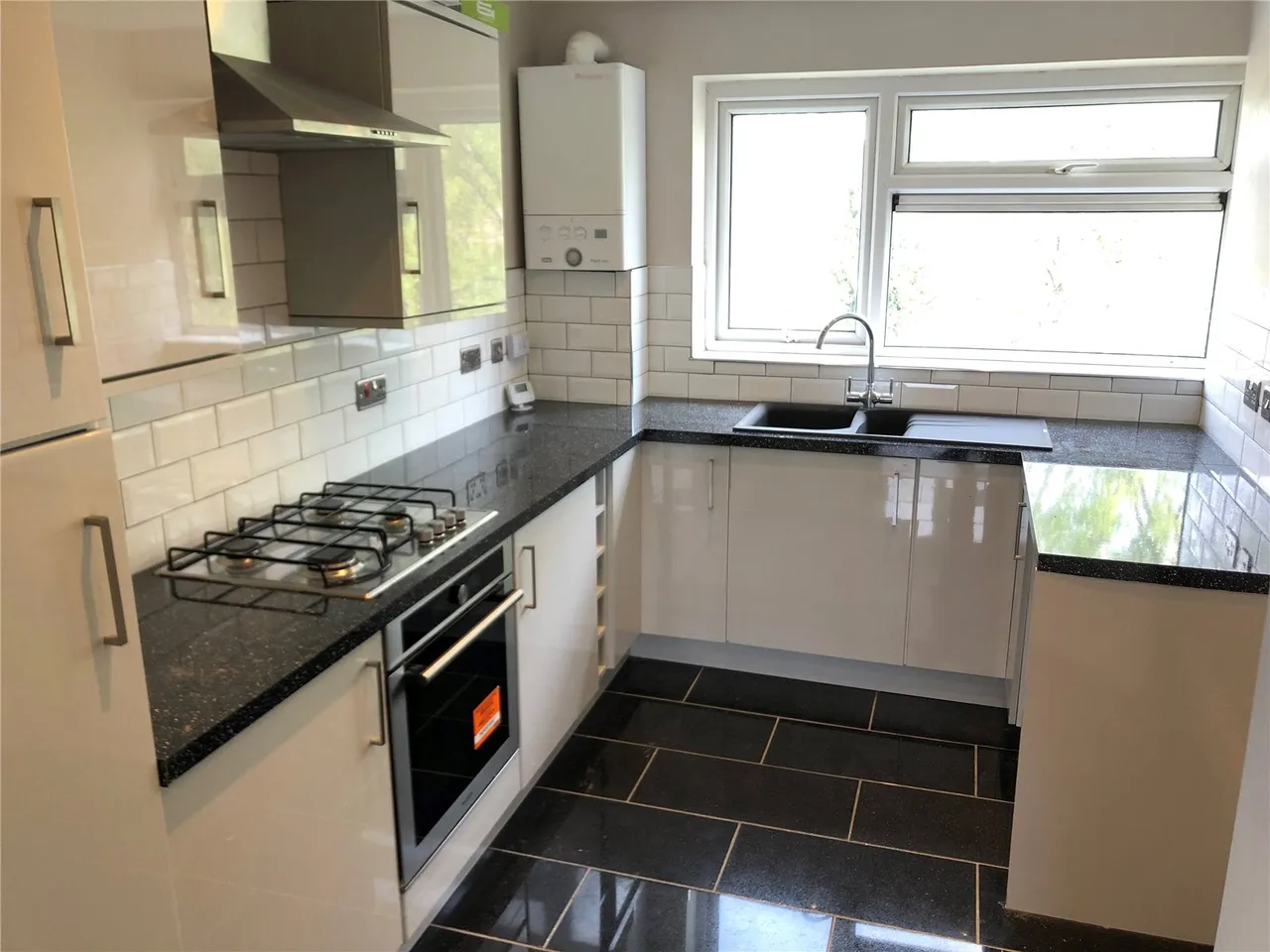 Wolverhampton Street, Wednesbury, WS10, photo 4