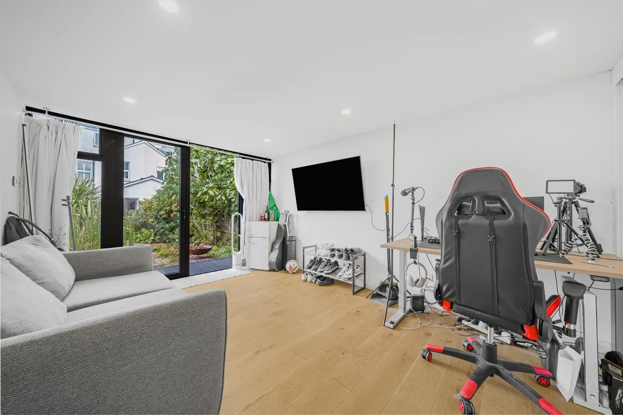 Hersham Road, Hersham, KT12, photo 14