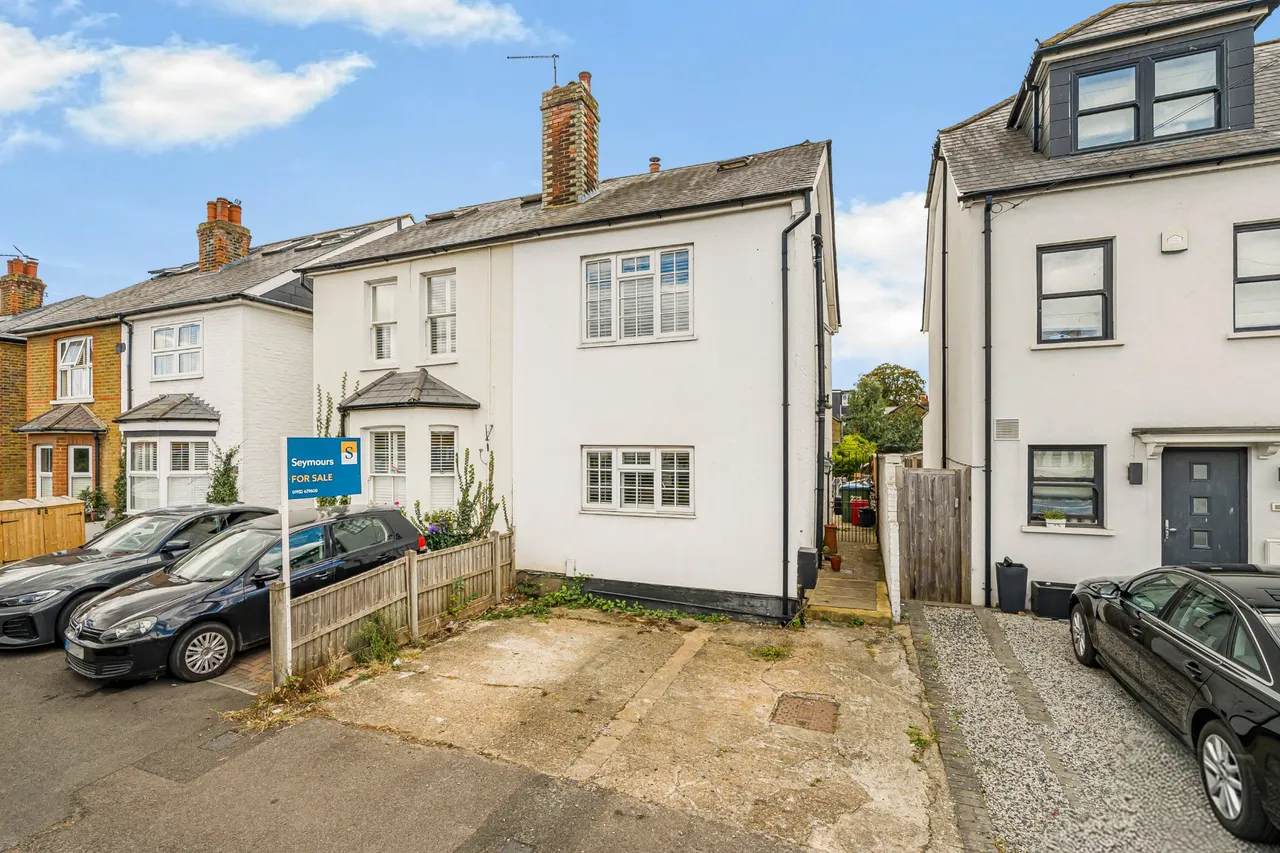 4 bed house for sale, Hersham Road, Hersham, KT12