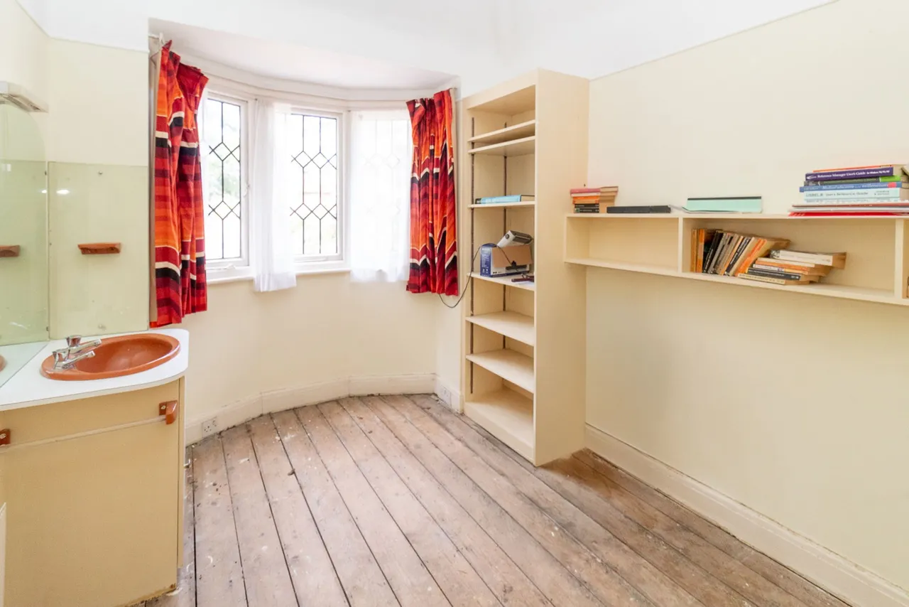 Canons Drive, Edgware, HA8, photo 11