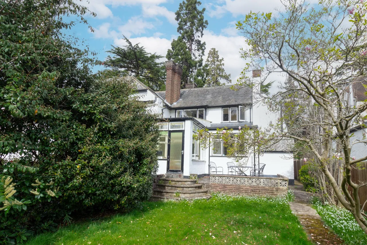 Canons Drive, Edgware, HA8, photo 13