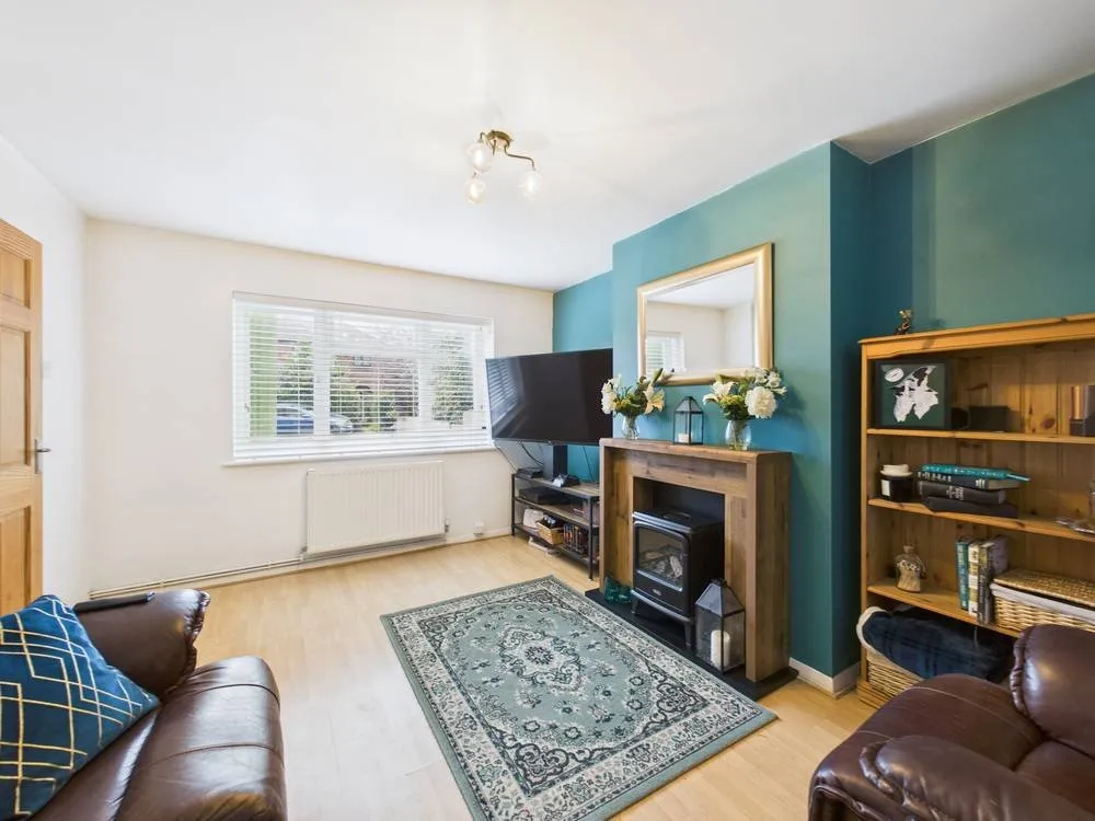 Glenfield Road, Ashford, TW15, photo 2