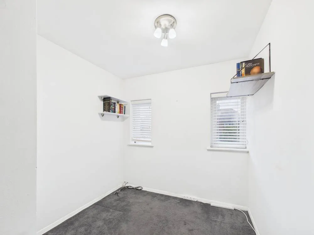 Glenfield Road, Ashford, TW15, photo 12