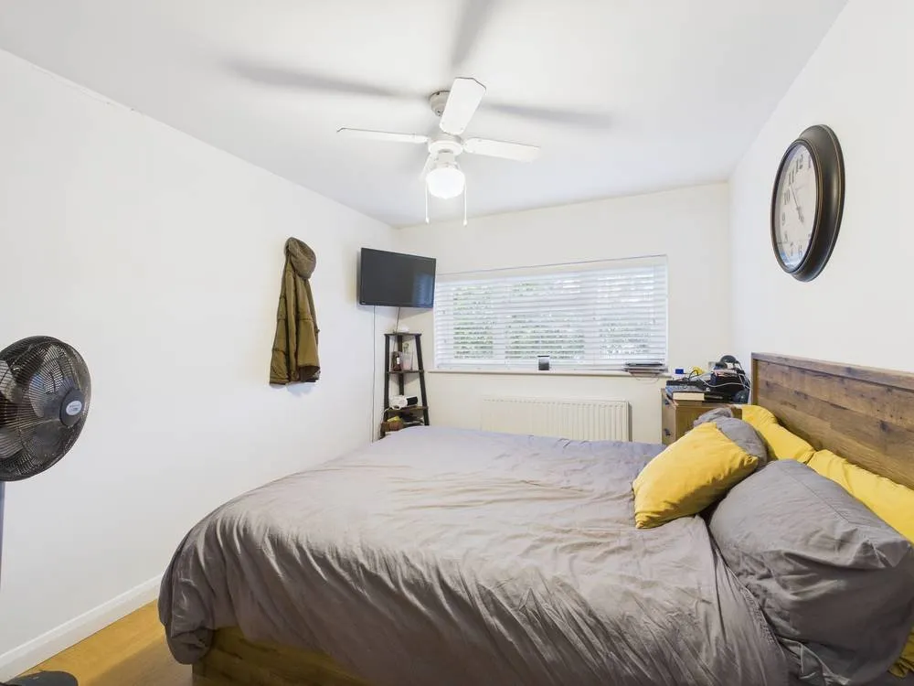 Glenfield Road, Ashford, TW15, photo 11