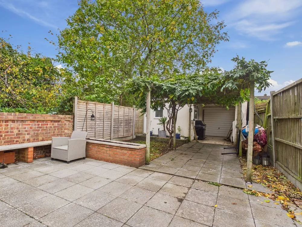 Glenfield Road, Ashford, TW15, photo 3