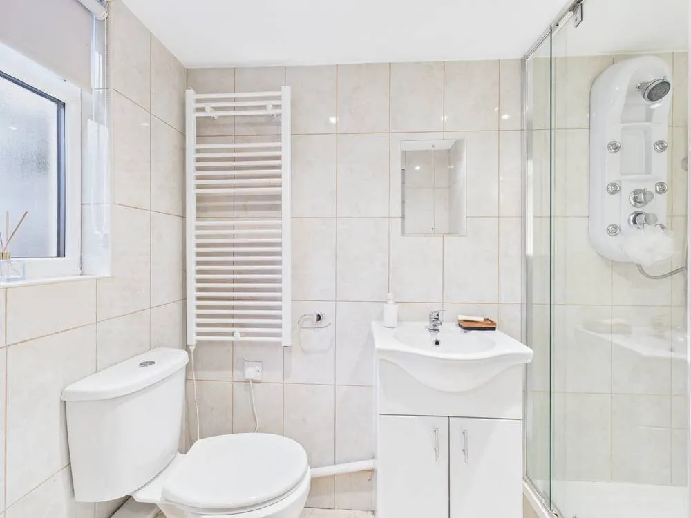 Glenfield Road, Ashford, TW15, photo 14