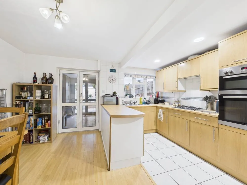 Glenfield Road, Ashford, TW15, photo 4