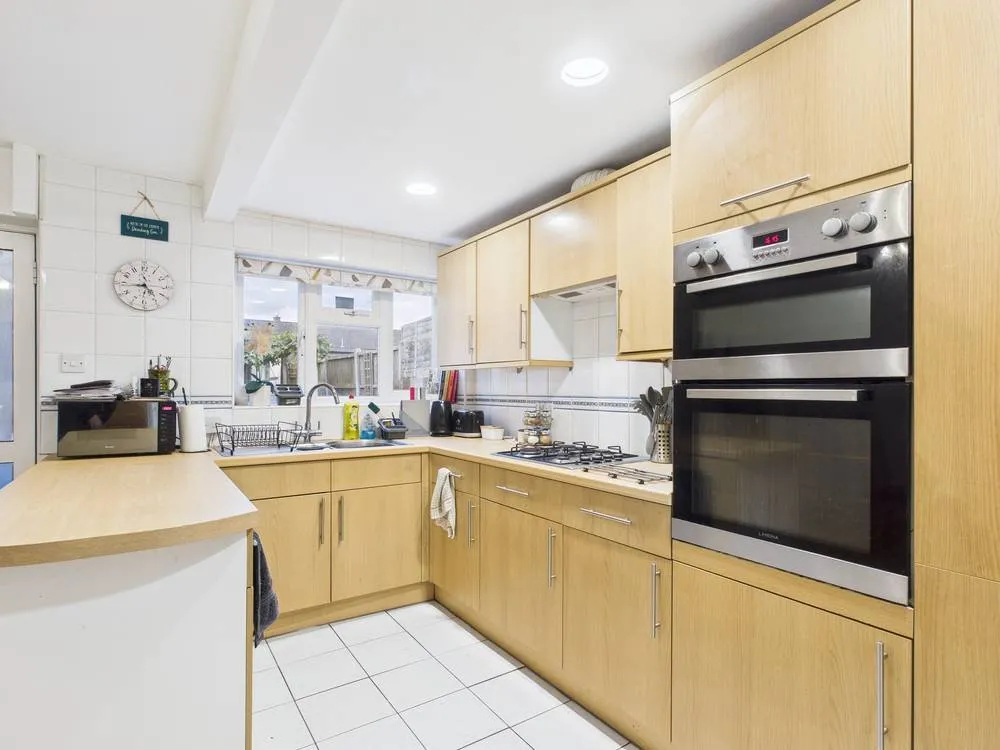 Glenfield Road, Ashford, TW15, photo 7