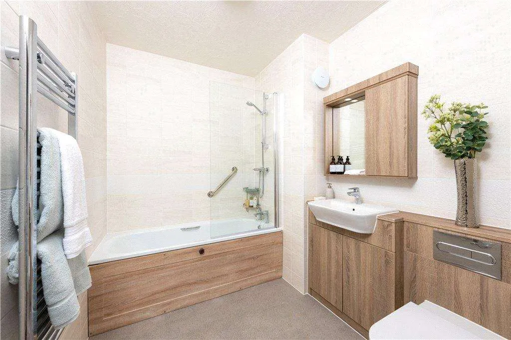 Great Tattenhams, Epsom, KT18, photo 5