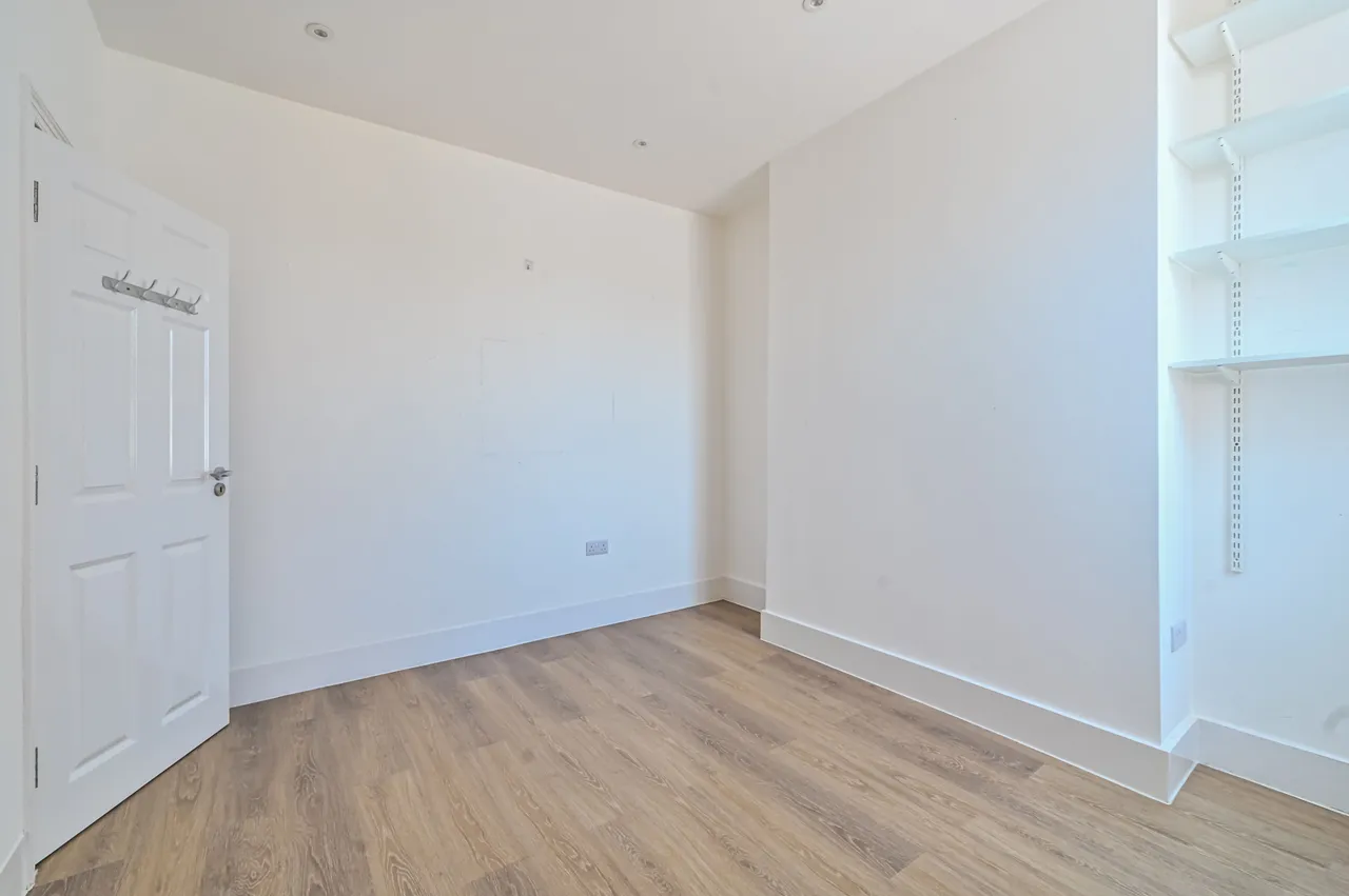 Flat B, 18 Frome Road, London, photo 7