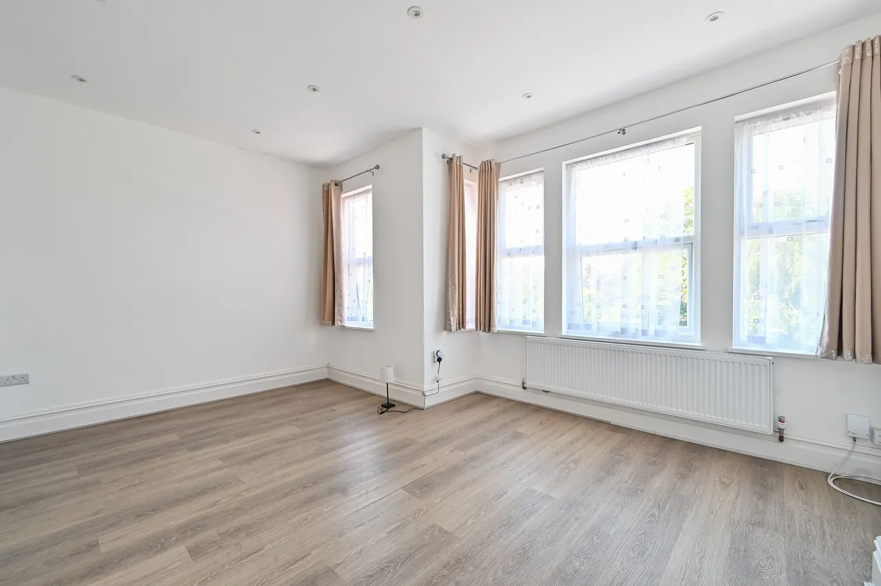Flat B, 18 Frome Road, London, photo 2
