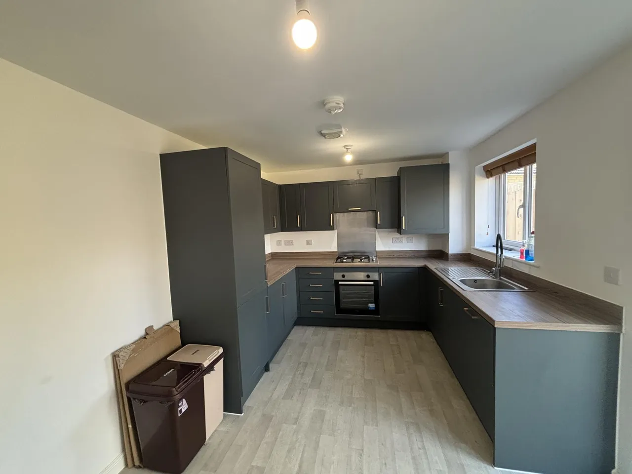 Blackthorne Close, Bradford, BD2, photo 2