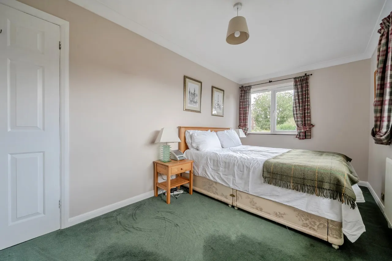 Farnham Common, Buckinghamshire, photo 15