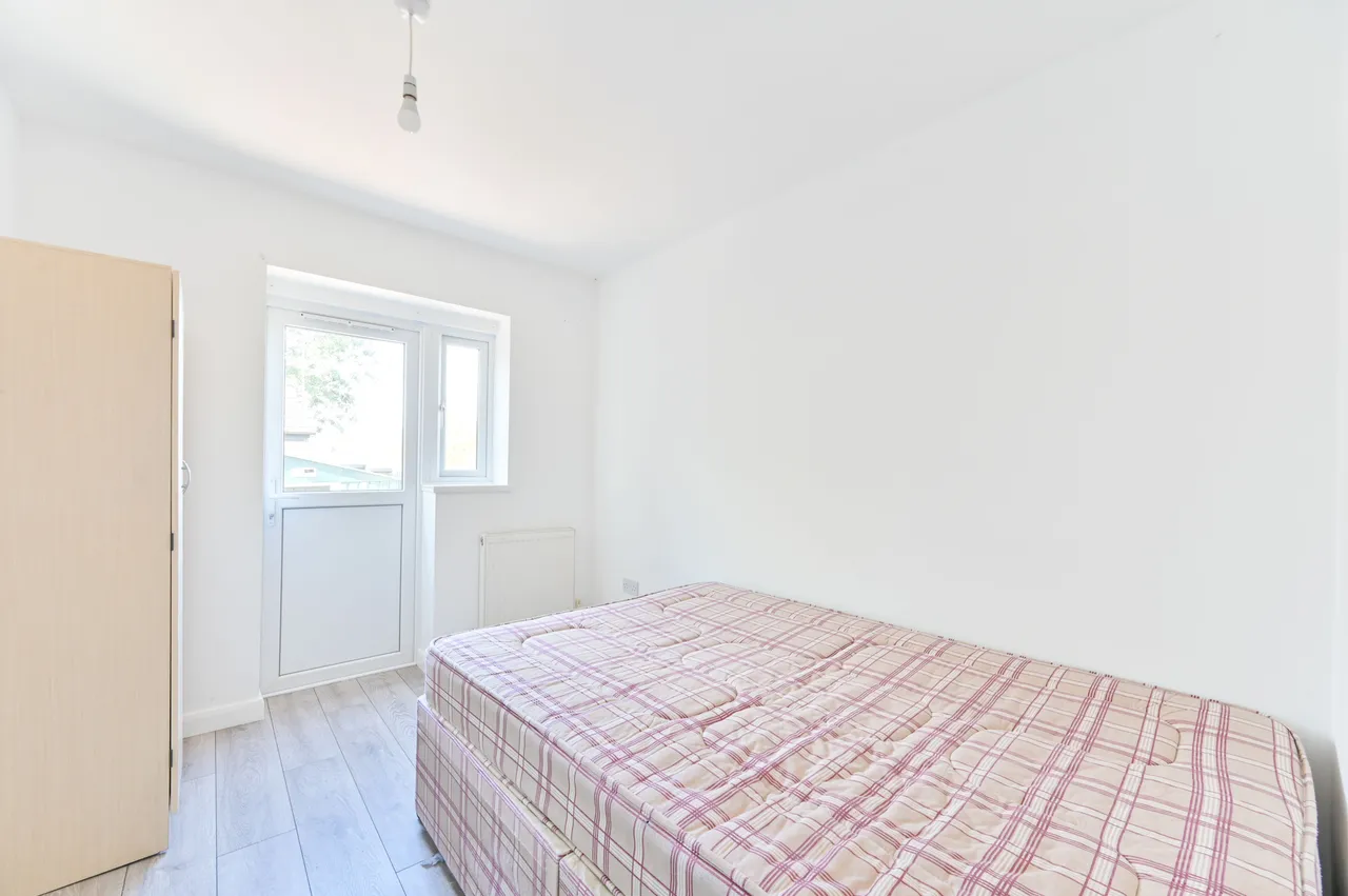 London, NW10, photo 12
