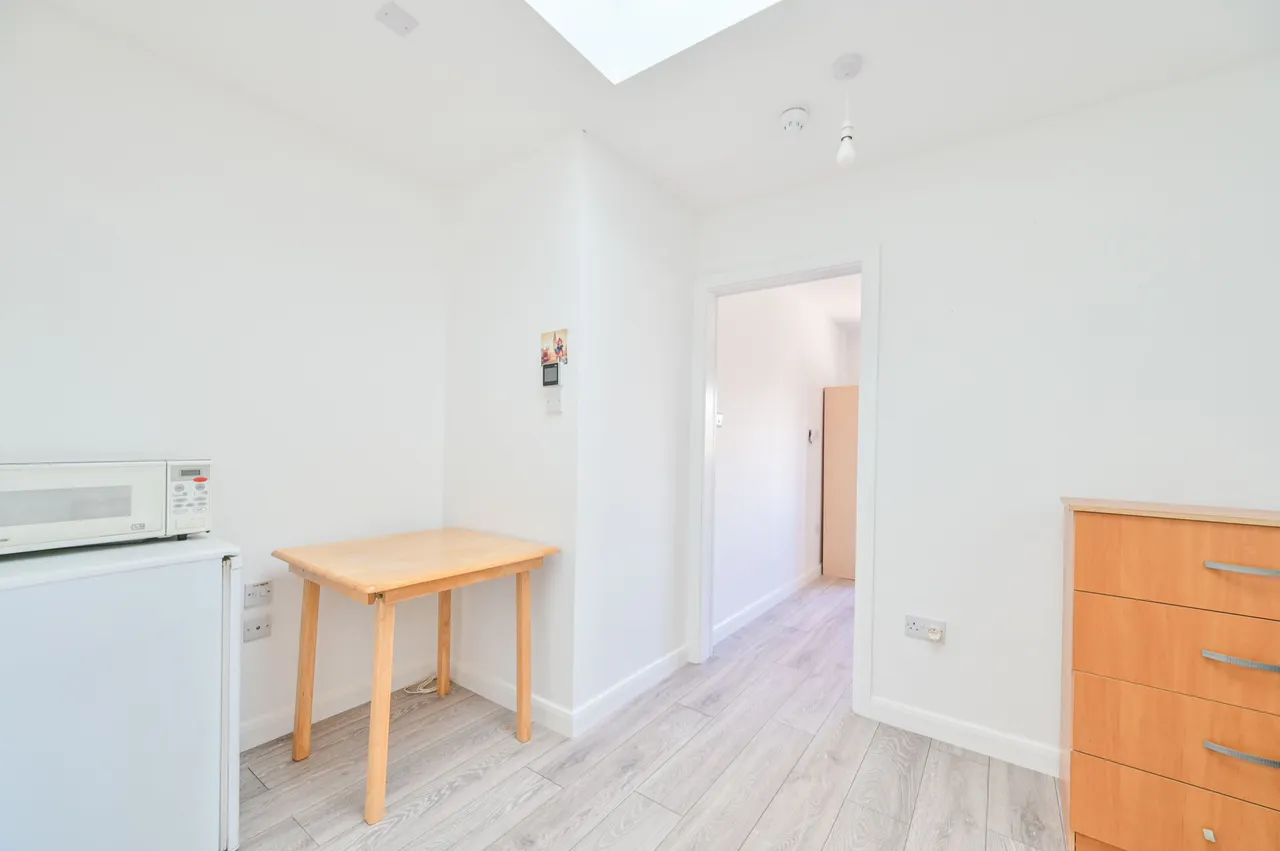 London, NW10, photo 18